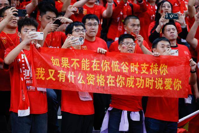 郑薇：敢打敢拼永不放弃 女篮精神一直在传承